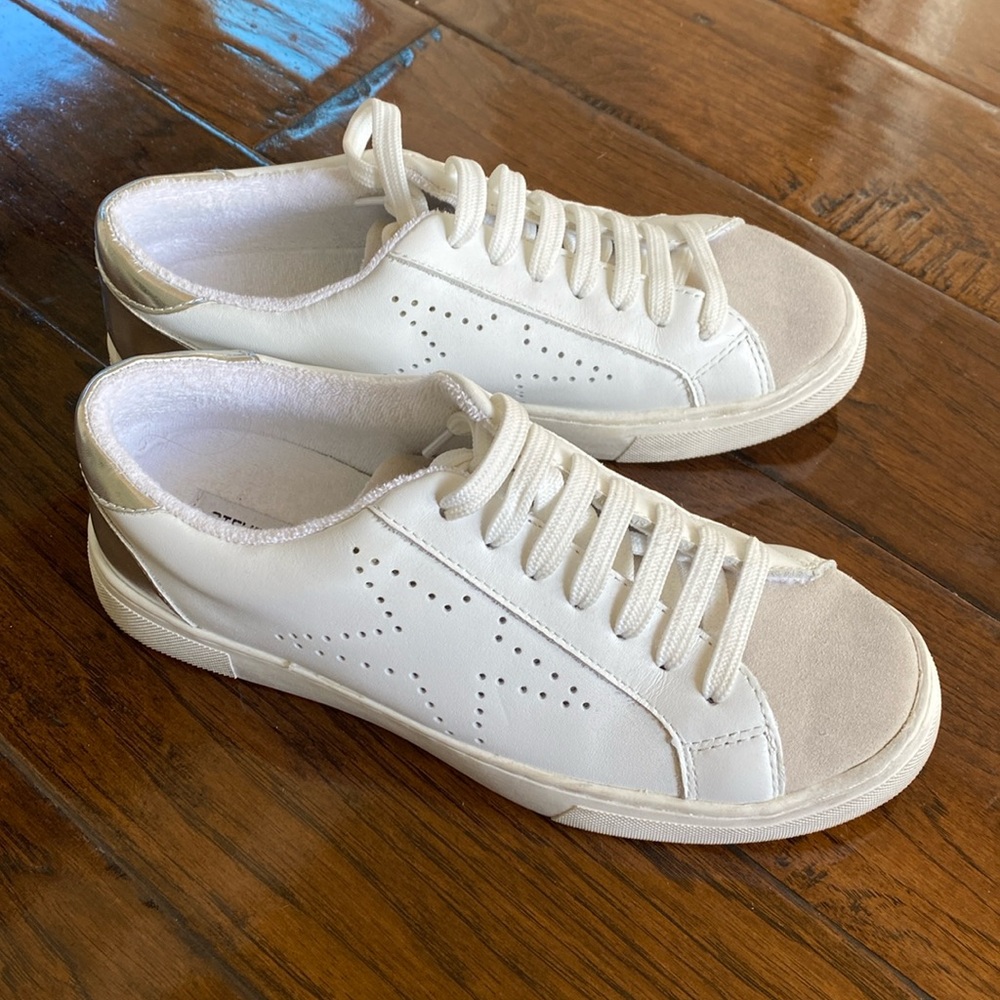 Steve Madden sneaker